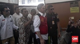 Jaksa Keluhkan Anggota Ormas Kawal Terdakwa 'Bau Ikan Asin'