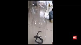 VIDEO: Warga Cari Ular Kobra
