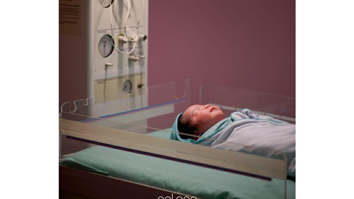 Ariska Putri baru saja melahirkan putri pertamanya yang diberi nama Tengku Kyara Khanza Putri&comma; Minggu &lpar;8&sol;12&rpar;&period; Simak potret gemasnya&excl;