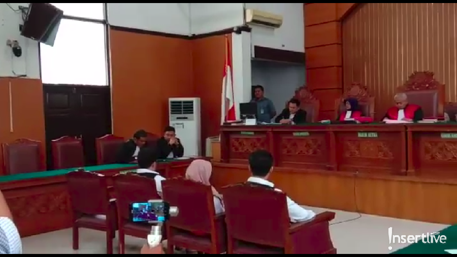 Sidang Trio Ikan Asin ditunda satu bulan. Sidang akan kembali digelar pada 6 Januari 2020 mendatang.