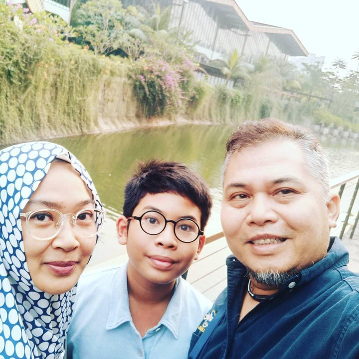 <p>Wefie bareng si bungsu dulu ya. (Foto: Instagram @dennych)</p>