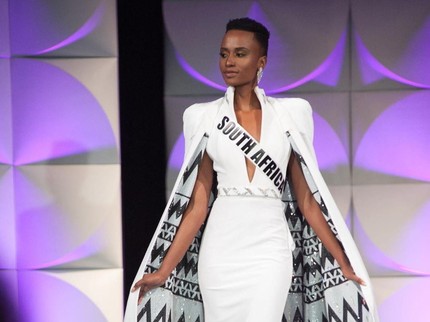 Penampilan Menawan Zozibini Tunzi, Miss Universe 2019 dari Afsel
