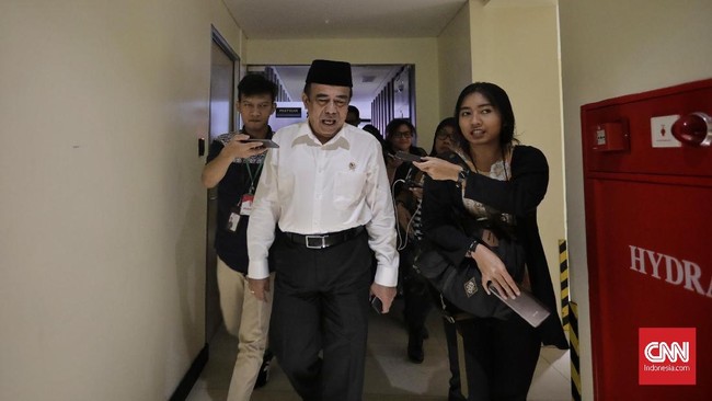 Menteri Agama Fachrul Razi mengatakan Asrama Haji di Bekasi terlalu jauh dari Kramatjati di Kabupaten Majalengka, Jawa Barat.