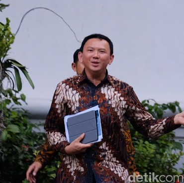 Usaha Ahok Rebut Kembali Hati Veronica Tan, Beli Rumah hingga Apartemen