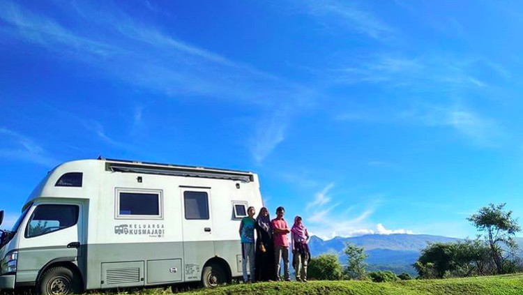 Keluarga Kusmajadi Keliling Indonesia Naik Truk