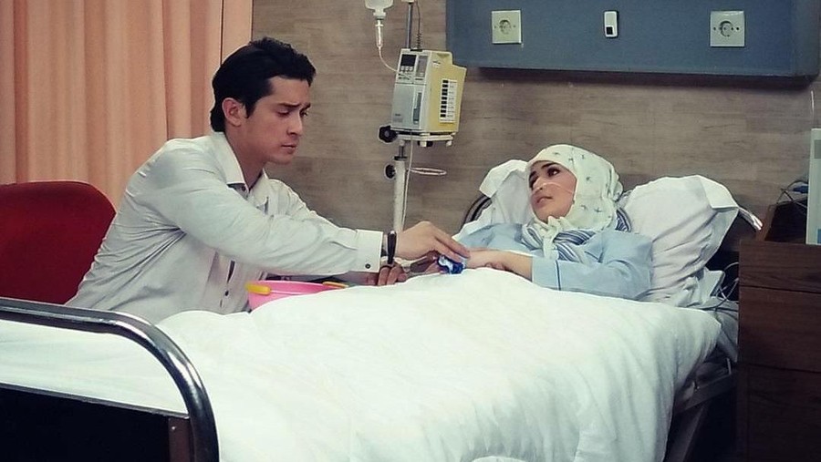 Ulasan fakta menarik terkait rumah putih yang disebut jadi lokasi syuting paling legenda di Indonesia.