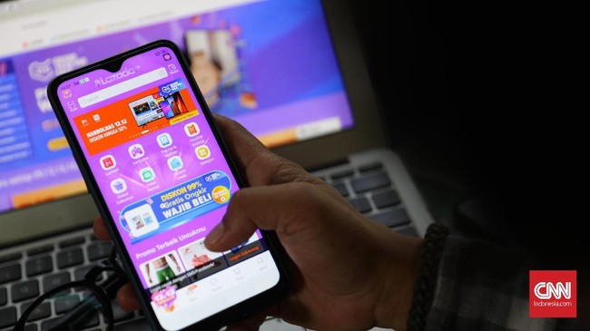Bagi Anda yang lebih suka membeli barang secara online, ada baiknya memperhatikan sejumlah hal agar aman saat bertransaksi non tunai melalui smartphone.