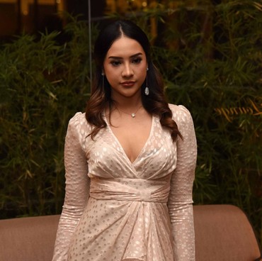 Reaksi Kocak Netizen Saat Live Bareng Anya Geraldine: Orang Mana Kak?