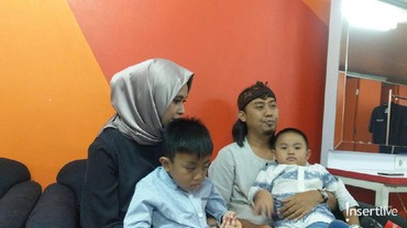 Ade Jigo Cerita Kisah Cinta dengan Istri Barunya
