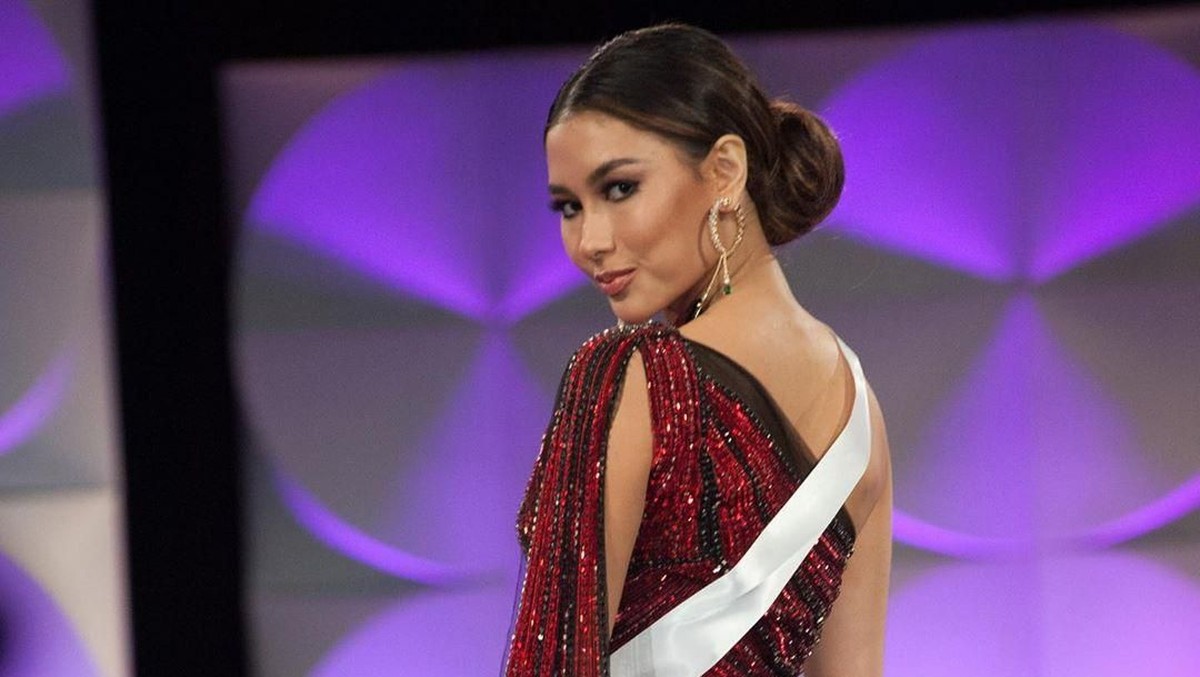 Perwakilan Indonesia&comma; Frederika Alexis Cull menuai prestasi yang membanggakan di ajang Miss Universe 2019&period; Ia berhasil masuk 10 besar Miss Universe 2019&period;