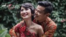 Enam potret manis dan romantis dari Dion Wiyoko dan sang istri yang berprofesi sebagai pramugari&comma; Fiona Anthony&period;