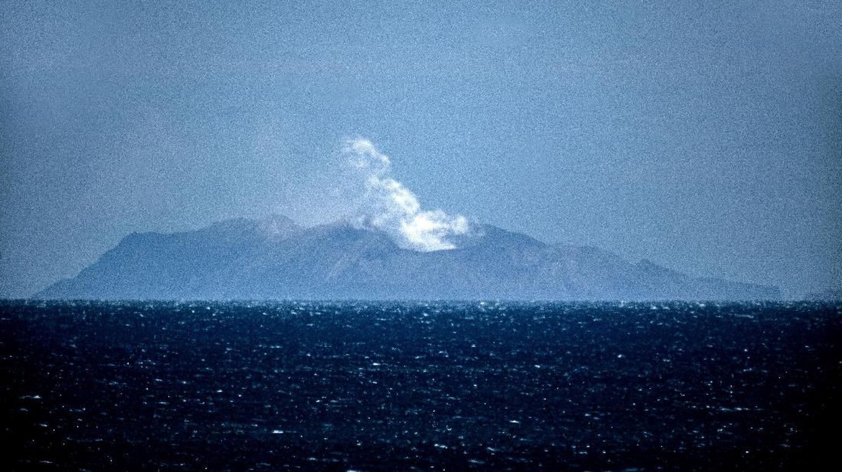 FOTO: Suasana Pasca Letusan Gunung di Selandia Baru