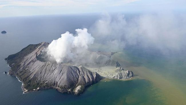 11 WN Australia Hilang Saat Letusan Gunung di Selandia Baru Sebanyak 11 warga Australia yang berada di Pulau Putih, Selandia Baru, saat terjadi gunung meletus belum ditemukan sampai saat ini.