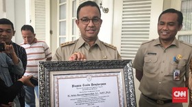img-title Anies Copot Sementara Pejabat yang Beri Penghargaan Colosseum