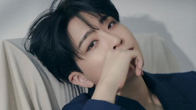 Anggota GOT7, Youngjae meminta kepada penggemar pengganggu alias sasaeng untuk berhenti meneror hidupnya.