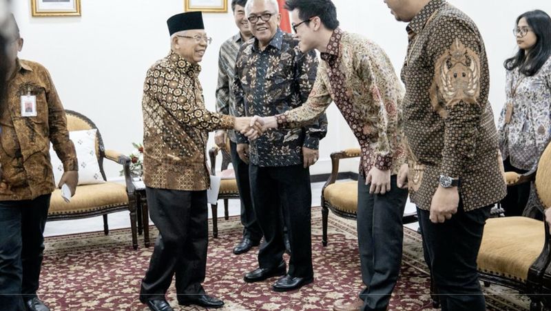 Kemajuan teknologi di era Revolusi Industri 4.0 demikian tumbuh dengan pesat dan memengaruhi pola pikir dan perilaku masyarakat.
