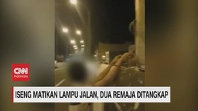 VIDEO: Iseng Matikan Lampu Jalan, 2 Remaja Ditangkap