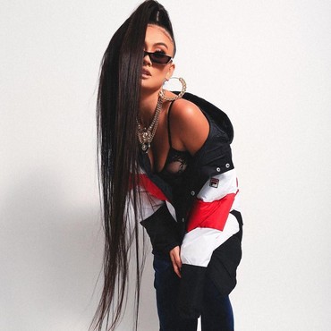 Penampakan Agnez Mo Saat Pulang Kampung ke Indonesia