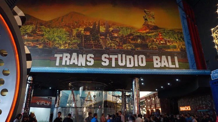 Trans Studio Bali dibuka pada kamis, 12 Desember 2019. Banyak wahana seru dan tempat asyik untuk habiskan liburan bersama keluarga.