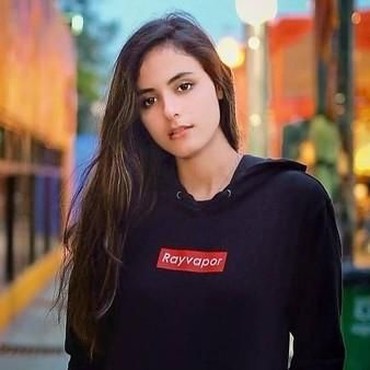 Cerita Olive 'TOP' Jadi Mualaf Usai Alami Depresi