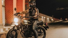 Test Ride 'Dua Alam' Motor Retro Kawasaki W175R