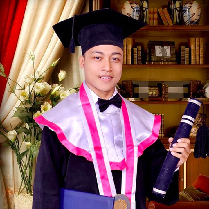 <p>Khan adalah lulusan Institut Seni Indonesia Yogyakarta. Dia baru wisuda pada Maret lalu. (Foto: Instagram/ @muhammad.khan_)  </p>