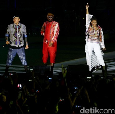 Lirik Lagu Where is The Love - Black Eyed Peas