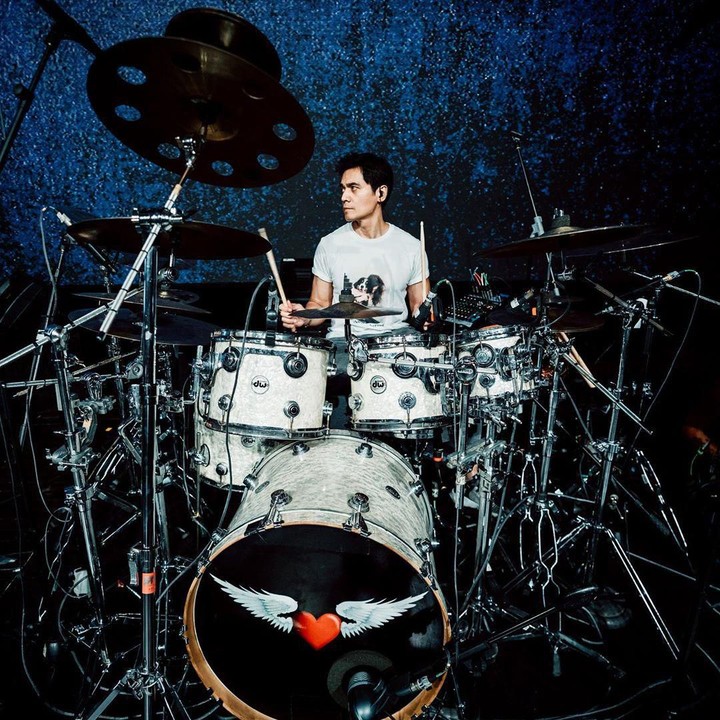 <p>Tyo Nugros adalah eks drummer Dewa 19 yang kini berusia 48 tahun. (Foto: Instagram @realnugros)</p>