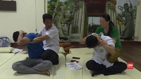 VIDEO: Pijat Tradisional Thailand yang Mendunia