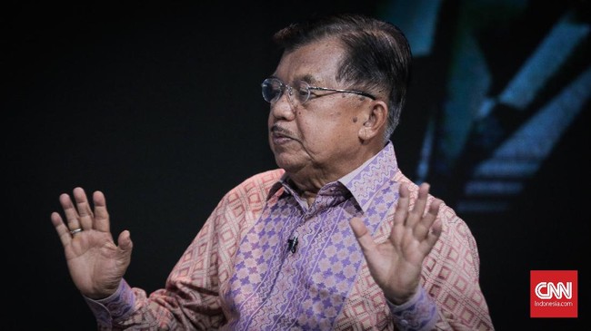 Jusuf Kalla mengatakan sejak Indonesia merdeka hampir semua pemimpin berusia di atas 40 tahun. Menurutnya, butuh pemimpin yang berpengalaman menakhodai RI.