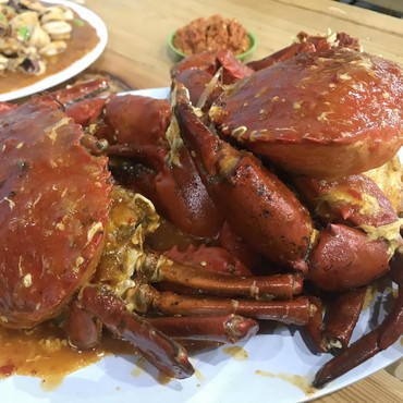 Menjajal Nikmatnya Kepiting Daging Tebal & Pedasnya Sambal Setan