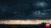 BMKG soal Hujan Ekstrem di RI: La Nina Hingga Pertemuan Angin