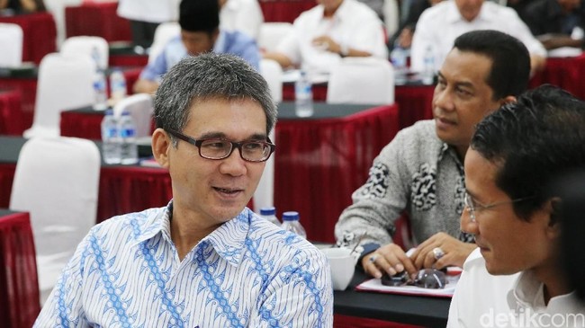 Eks TGUPP DKI Jakarta, Marco Kusumawijaya absen pemeriksaan kasus pencemaran nama baik. Polisi menjadwalkan pemanggilan ulang.