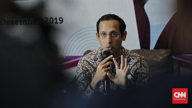Mendikbud Nadiem Makarim menyebut Indonesia sedang berperang melawan sesuatu yang tak kasat mata, yakni virus corona.