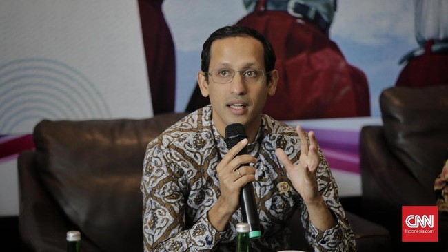 Mendikbud Nadiem Makarim mengatakan perombakan struktur kementerian mengikuti arahan Presiden Joko Widodo.