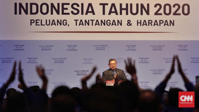 Mantan presiden dan sejumlah wakil presiden terlihat menghadiri Upacara Peringatan Kemerdekaan ke-75 RI secara virtual, Senin (17/8).