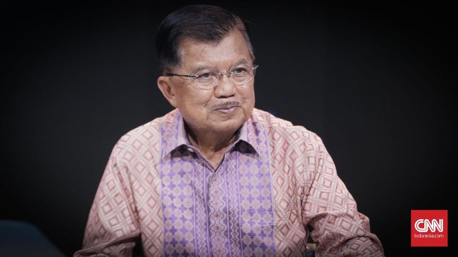 Mantan Wakil Presiden Jusuf Kalla menyebutkan hal-hal yang perlu dilakukan pemerintah agar masyarakat tak sungkan mengkritik.
