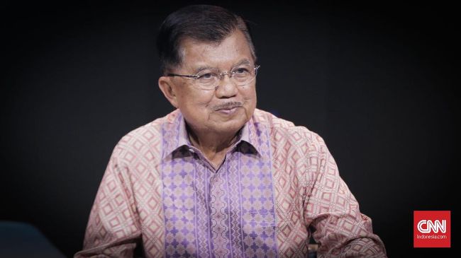 JK Saran Jokowi Buat Rambu untuk Kritik Pemerintah Mantan Wakil Presiden Jusuf Kalla menyebutkan hal-hal yang perlu dilakukan pemerintah agar masyarakat tak sungkan mengkritik.