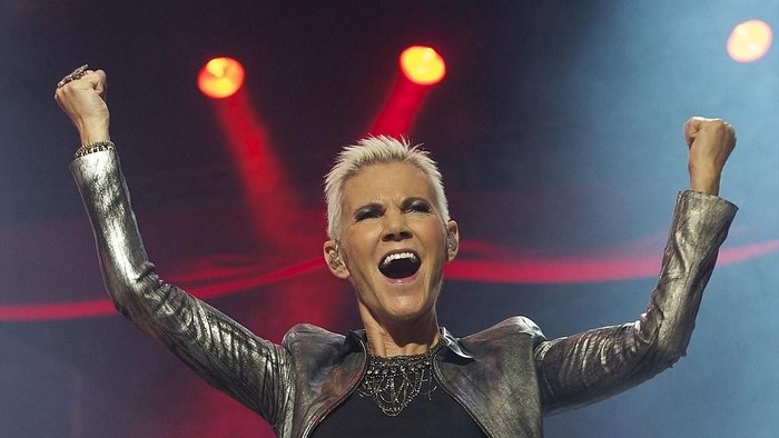 MADRID, SPAIN - NOVEMBER 18:  Marie Fredriksson of Roxette performs on stage at Palacio de Vistalegre on November 18, 2011 in Madrid, Spain.  (Photo by Carlos Alvarez/Getty Images)