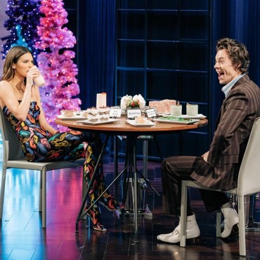 Kendall Jenner Singgung Kisah Cinta, Harry Styles Terdiam