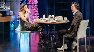 img-title Kendall Jenner Singgung Kisah Cinta, Harry Styles Terdiam