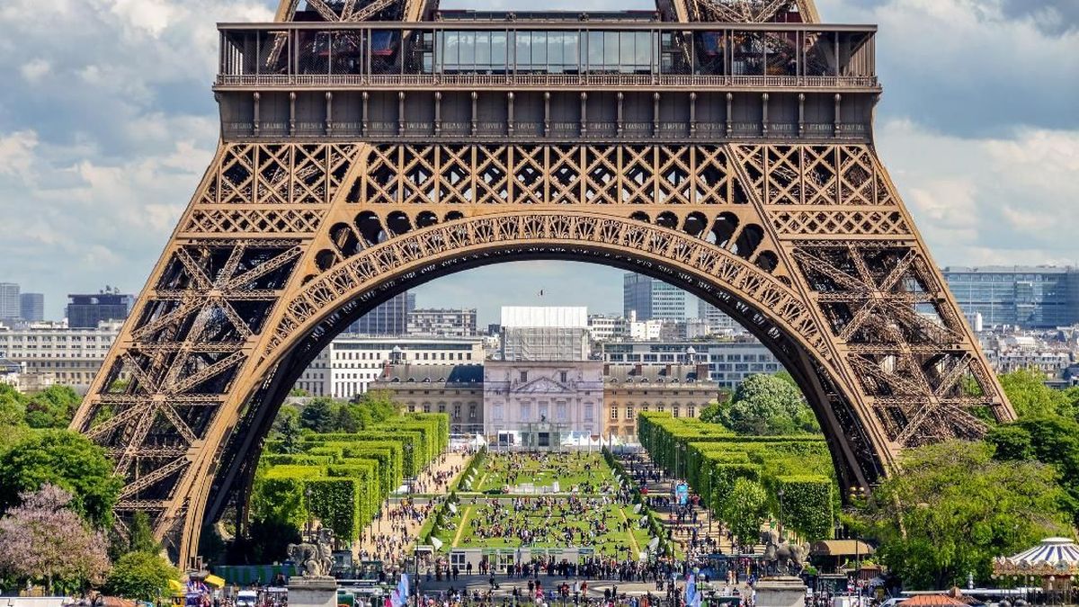 Prancis Pecahkan Rekor, Diserbu 102 Juta Turis Sepanjang 2025