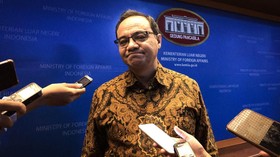 Kemlu Usut Laporan Kapal Ikan RI Ilegal yang Dibakar Australia