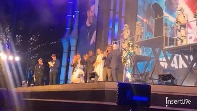 Eksklusif! Kemeriahan Konferensi Pers Star Wars: The Rise of Skywalker Konferensi pers film Star Wars: The Rise of Skywalker diselenggarakan di Jepang. Insertlive sajikan secara ekslusif kemeriahannya untuk Insertizen.