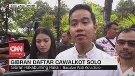 VIDEO: Diantar Istri & Ibunda, Gibran Daftar Cawalkot Solo