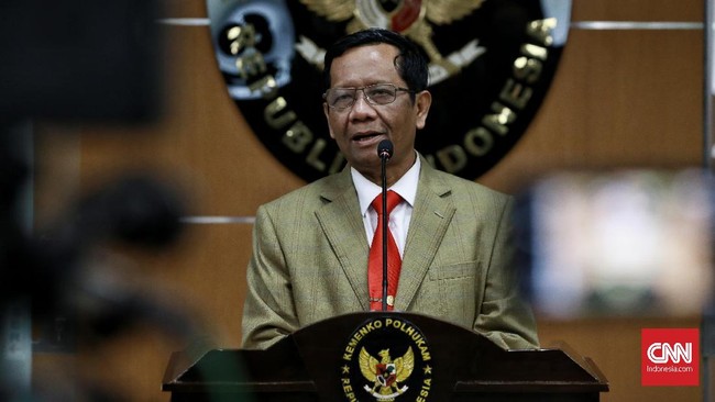 Menko Polhukam Mahfud MD saat menyampaikan Keterangan Pers terkait Penegakan Hukum dan Pemberantasan Korupsi. Jakarta. Kamis (12/12/2019).CNN Indonesia/Andry Novelino