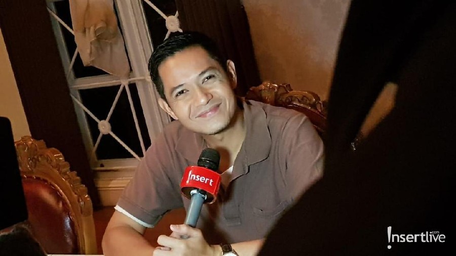 Tanggapan Dude Harlino soal Isu UAS Akan Menikah Lagi Dude Herlino menanggapi isu terkait UAS akan menikah lagi dengan seorang wanita Malaysia di Thailand.