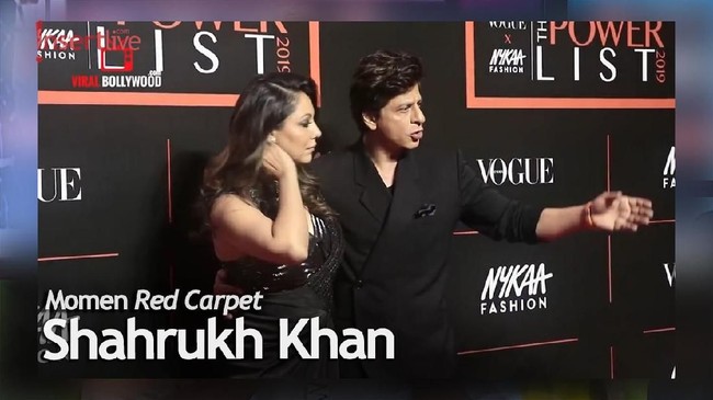Viral! Sweet-nya Shahrukh Khan Pada Istri di Red Carpet