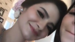 Begini Penampilan Cantik Cut Tari di Hari Pernikahannya