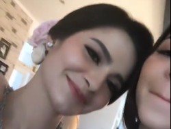 Begini Penampilan Cantik Cut Tari di Hari Pernikahannya